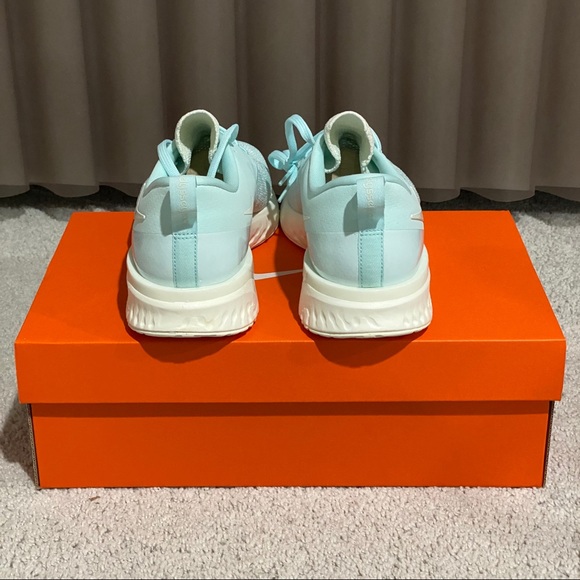 Nike Odyssey React 2 Flyknit - Picture 2 of 7